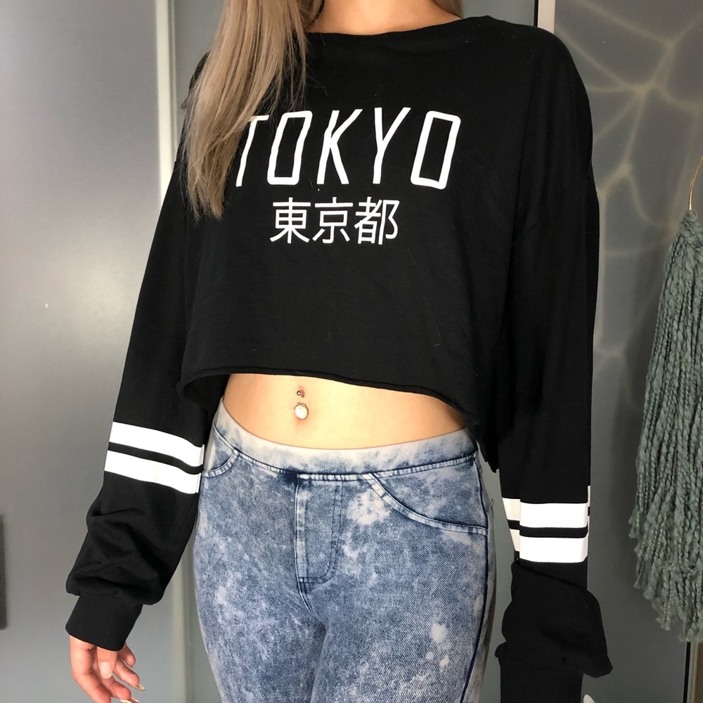 Tokyo long sleeve crop top